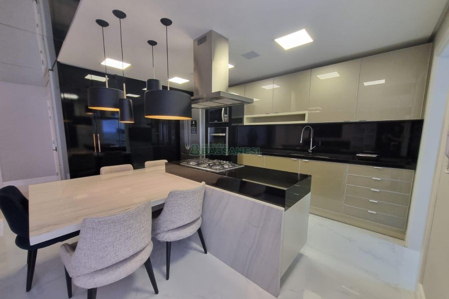 Apto Mobiliado com 165m², 3 dormitórios, 3 vagas, no bairro Panazzolo em Caxias do Sul para Alugar