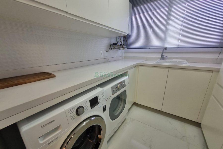 Apto Mobiliado com 165m², 3 dormitórios, 3 vagas, no bairro Panazzolo em Caxias do Sul para Alugar
