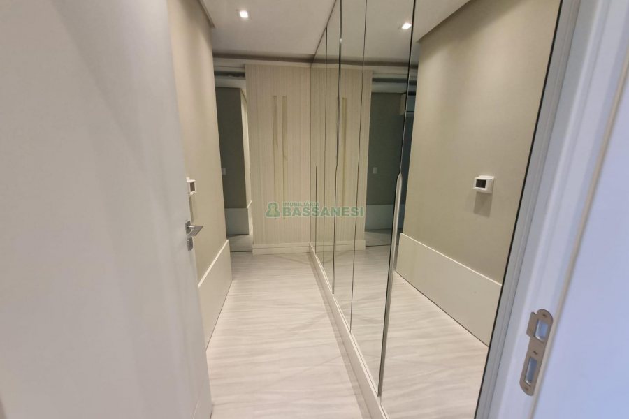 Apto Mobiliado com 165m², 3 dormitórios, 3 vagas, no bairro Panazzolo em Caxias do Sul para Alugar