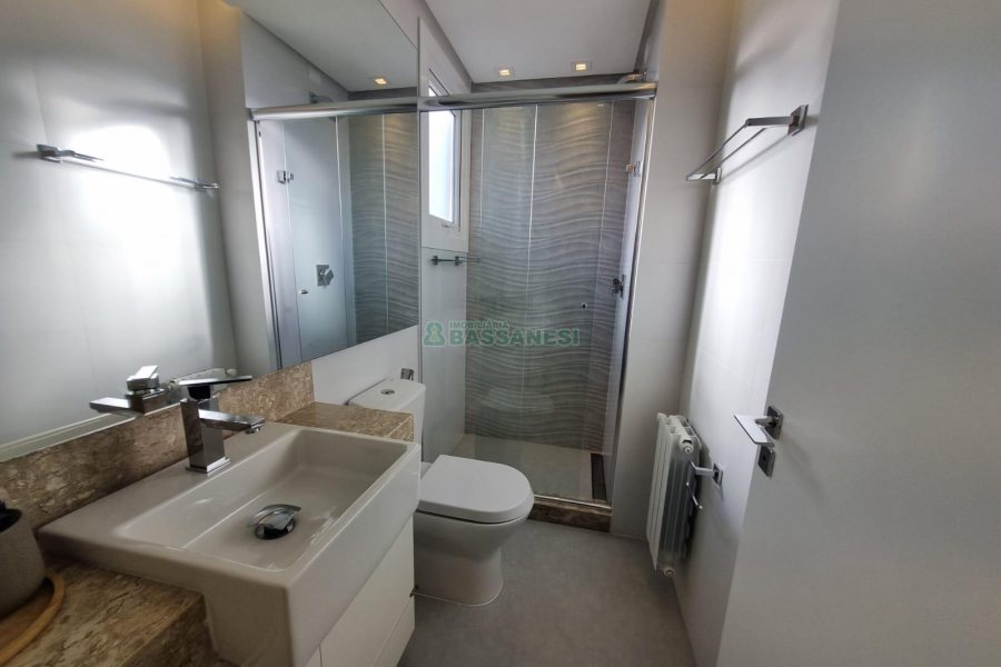 Apto Mobiliado com 165m², 3 dormitórios, 3 vagas, no bairro Panazzolo em Caxias do Sul para Alugar