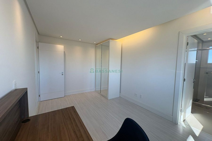 Apto Mobiliado com 165m², 3 dormitórios, 3 vagas, no bairro Panazzolo em Caxias do Sul para Alugar