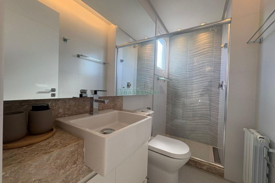 Apto Mobiliado com 165m², 3 dormitórios, 3 vagas, no bairro Panazzolo em Caxias do Sul para Alugar