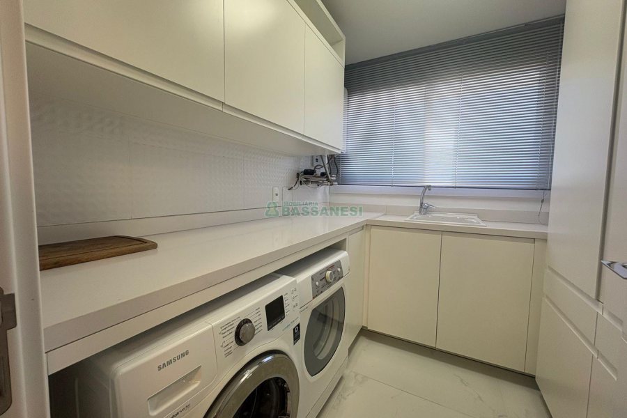 Apto Mobiliado com 165m², 3 dormitórios, 3 vagas, no bairro Panazzolo em Caxias do Sul para Alugar