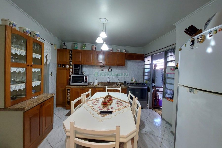 Apartamento com 91m², 3 dormitórios, no bairro Lourdes em Caxias do Sul para Alugar