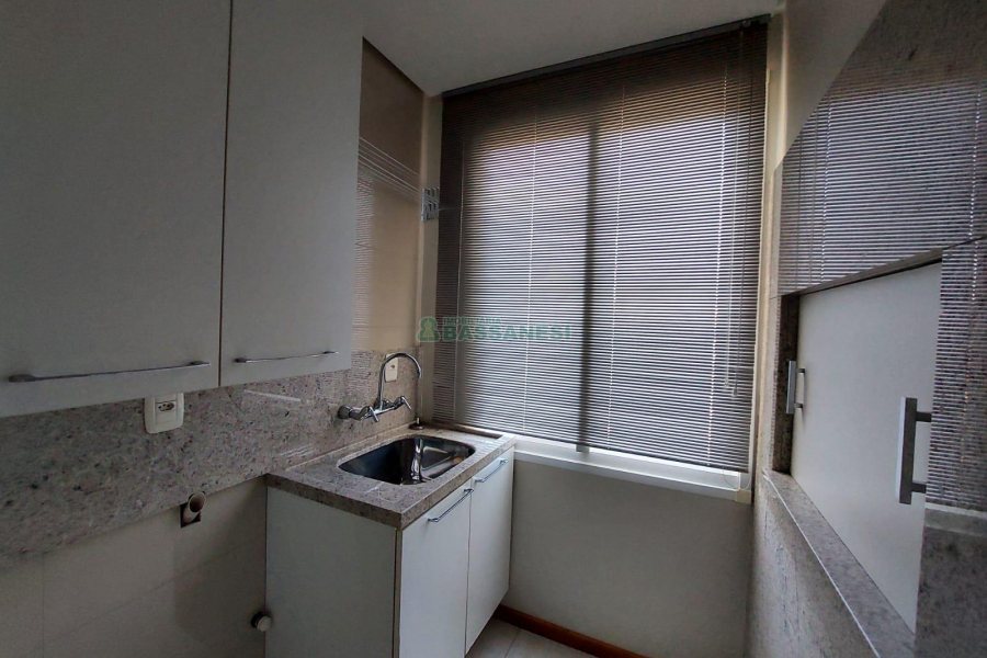 Apartamento com 82m², 2 dormitórios, no bairro Jardim América em Caxias do Sul para Alugar
