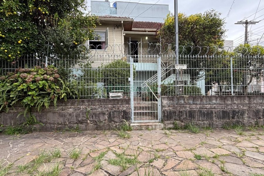 Casa com 110m², 3 dormitórios, no bairro Pio X em Caxias do Sul para Alugar