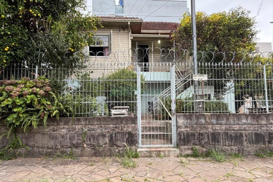 Casa com 110m², 3 dormitórios, no bairro Pio X em Caxias do Sul para Alugar