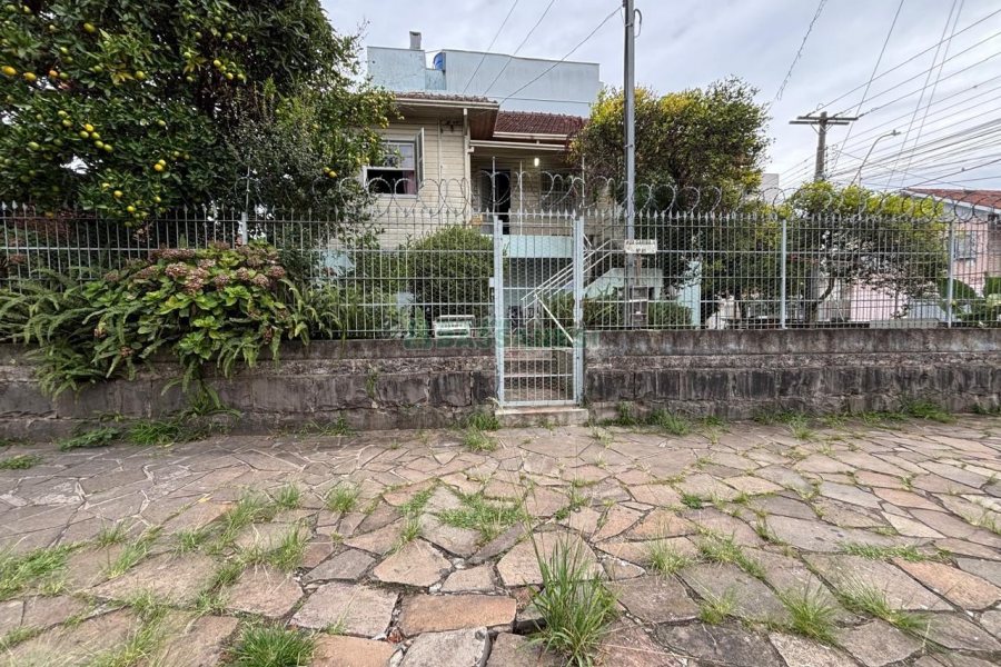 Casa com 110m², 3 dormitórios, no bairro Pio X em Caxias do Sul para Alugar