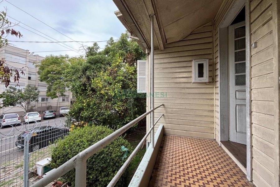 Casa com 110m², 3 dormitórios, no bairro Pio X em Caxias do Sul para Alugar