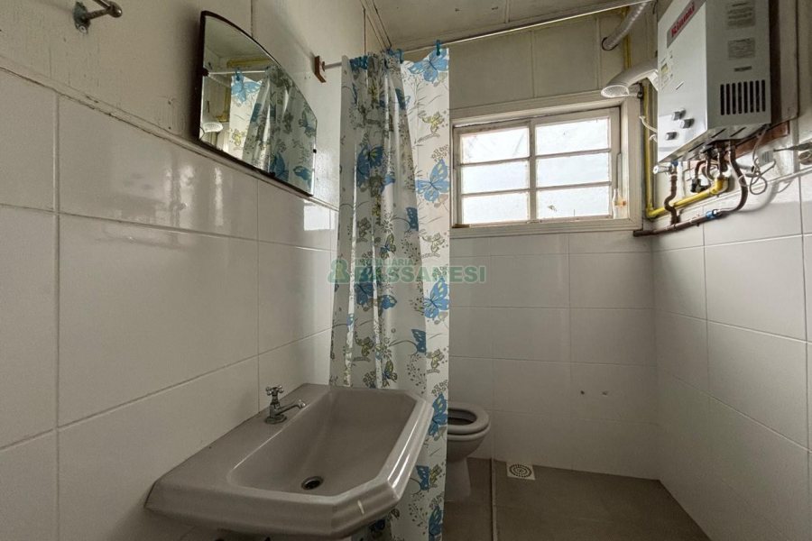 Casa com 110m², 3 dormitórios, no bairro Pio X em Caxias do Sul para Alugar