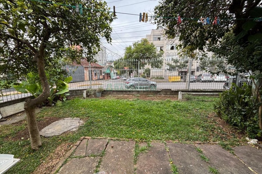 Casa com 110m², 3 dormitórios, no bairro Pio X em Caxias do Sul para Alugar