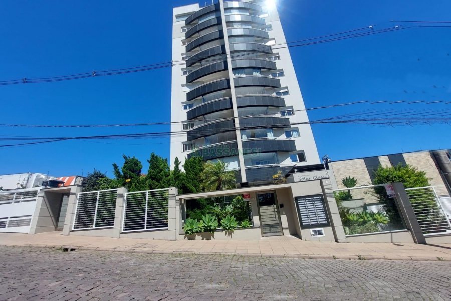Apto Mobiliado com 110m², 2 dormitórios, 2 vagas, no bairro Lourdes em Caxias do Sul para Alugar