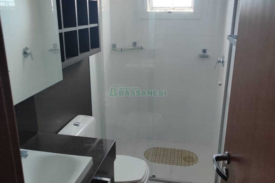 Apto Mobiliado com 110m², 2 dormitórios, 2 vagas, no bairro Lourdes em Caxias do Sul para Alugar