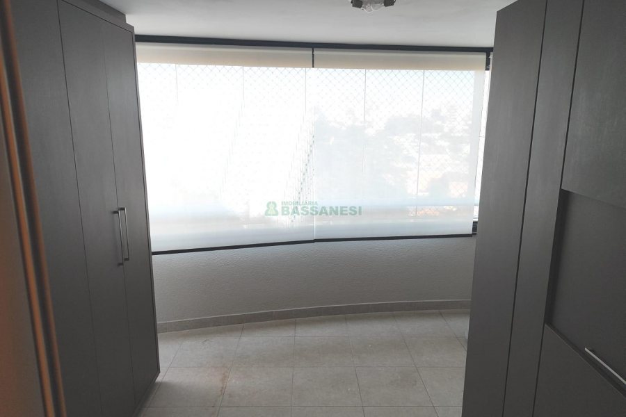 Apto Mobiliado com 110m², 2 dormitórios, 2 vagas, no bairro Lourdes em Caxias do Sul para Alugar