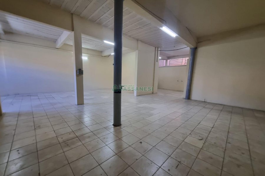 Pavilhão com 200m², 1 vaga, no bairro Cristo Redentor em Caxias do Sul para Alugar
