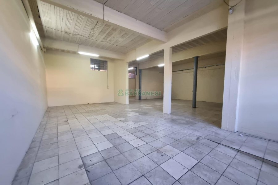Pavilhão com 200m², 1 vaga, no bairro Cristo Redentor em Caxias do Sul para Alugar
