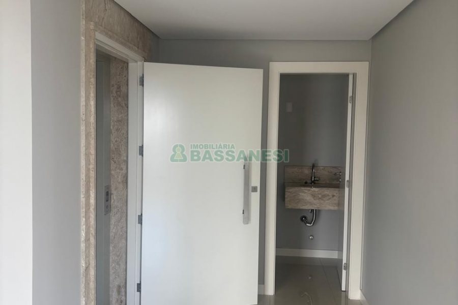Apartamento com 264m², 3 dormitórios, 2 vagas, no bairro Lourdes em Caxias do Sul para Alugar