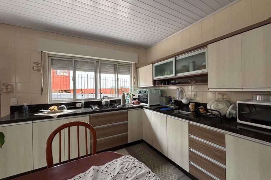 Casa com 190m², 3 dormitórios, 3 vagas, no bairro Rio Branco em Caxias do Sul para Alugar