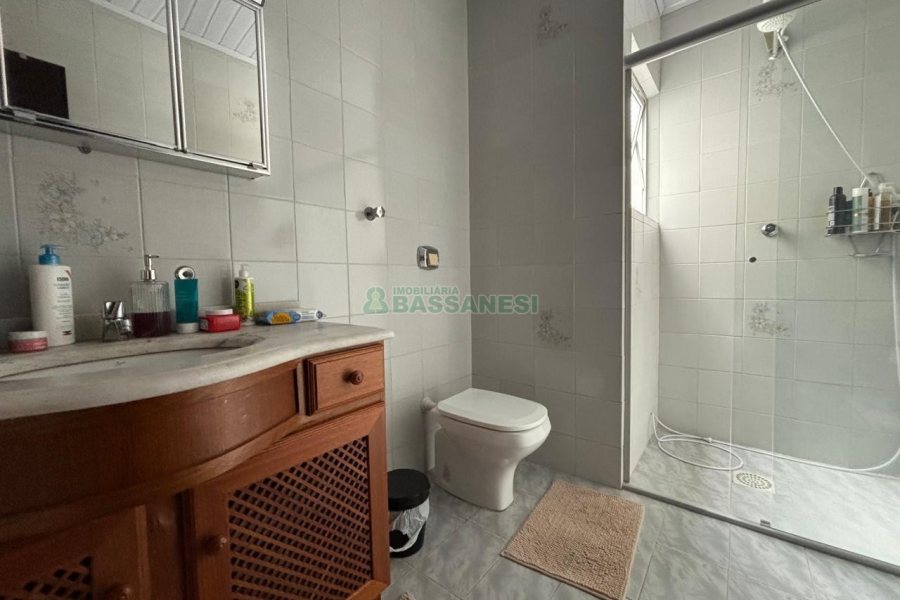 Casa com 190m², 3 dormitórios, 3 vagas, no bairro Rio Branco em Caxias do Sul para Alugar