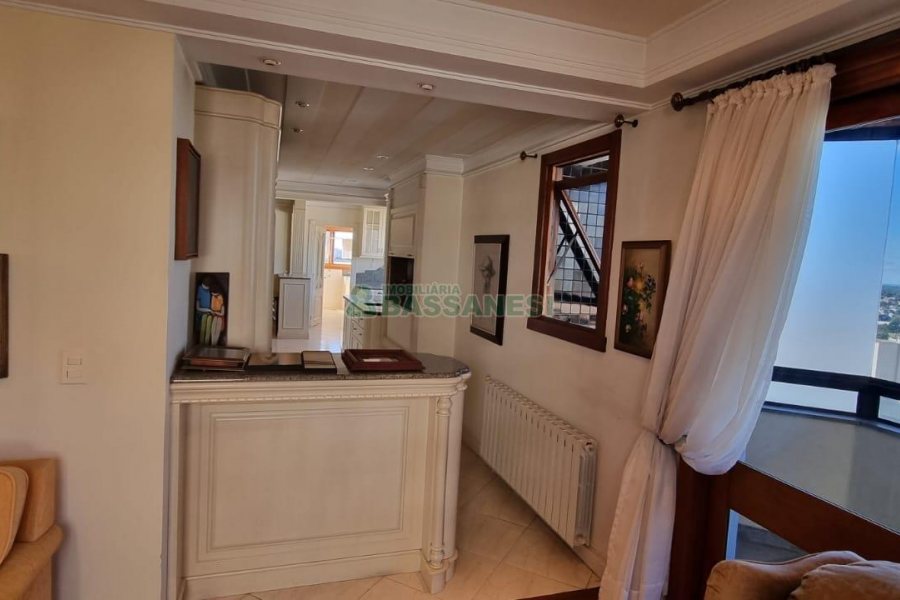 Apartamento com 269m², 3 dormitórios, 3 vagas, no bairro Exposição em Caxias do Sul para Comprar