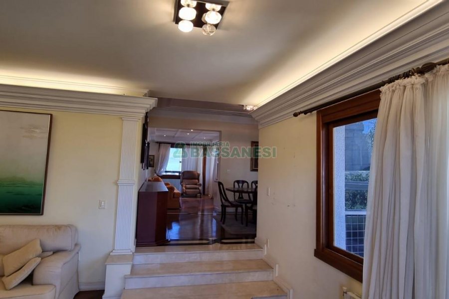 Apartamento com 269m², 3 dormitórios, 3 vagas, no bairro Exposição em Caxias do Sul para Comprar