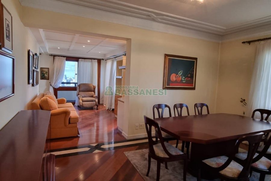 Apartamento com 269m², 3 dormitórios, 3 vagas, no bairro Exposição em Caxias do Sul para Comprar