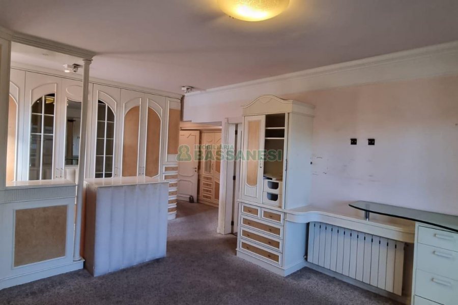 Apartamento com 269m², 3 dormitórios, 3 vagas, no bairro Exposição em Caxias do Sul para Comprar