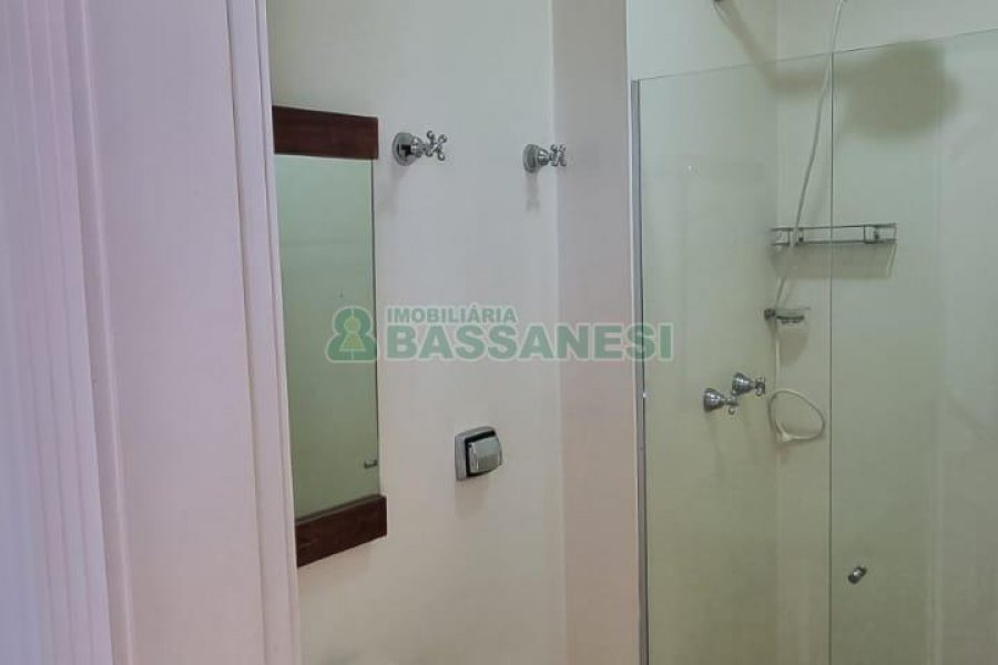 Apartamento com 269m², 3 dormitórios, 3 vagas, no bairro Exposição em Caxias do Sul para Comprar