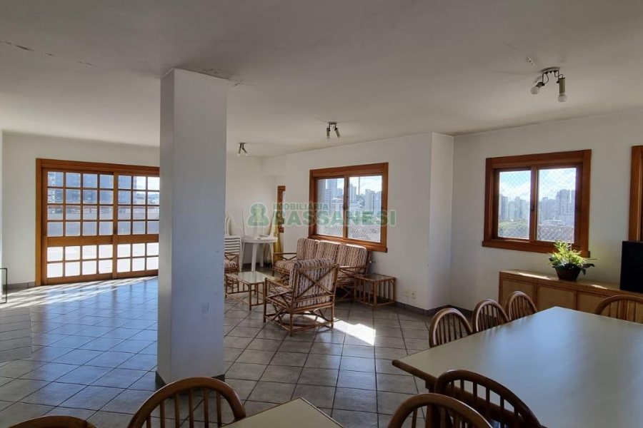 Apartamento com 269m², 3 dormitórios, 3 vagas, no bairro Exposição em Caxias do Sul para Comprar