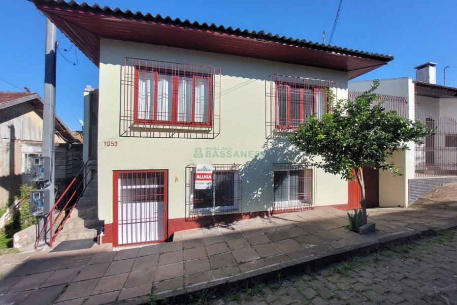 Casa com 50m², 2 dormitórios, no bairro Panazzolo em Caxias do Sul para Alugar