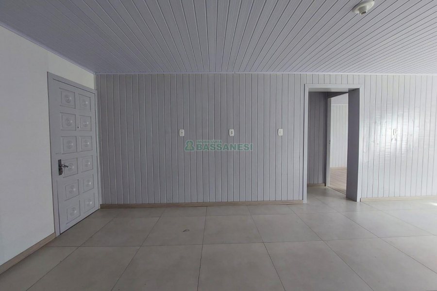 Casa com 50m², 2 dormitórios, no bairro Panazzolo em Caxias do Sul para Alugar