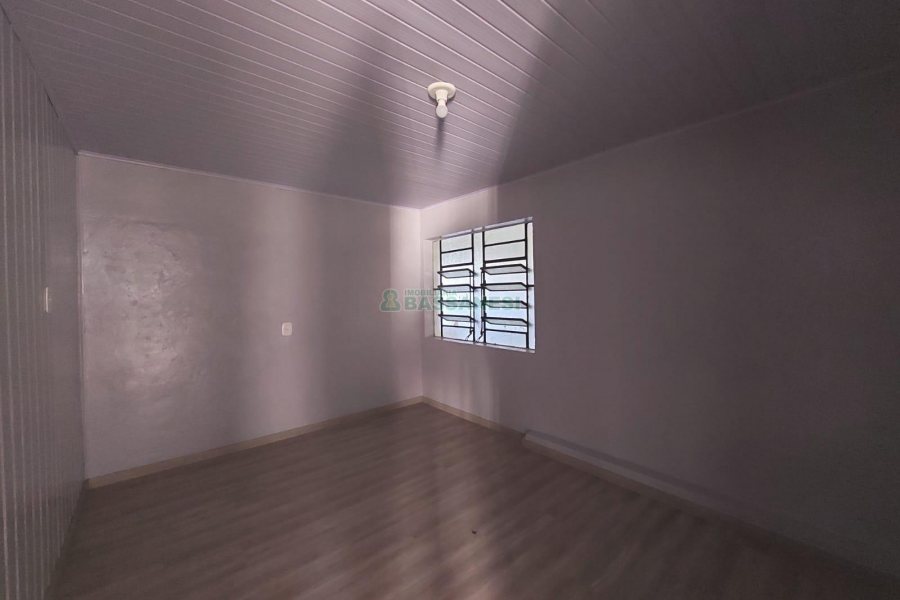 Casa com 50m², 2 dormitórios, no bairro Panazzolo em Caxias do Sul para Alugar