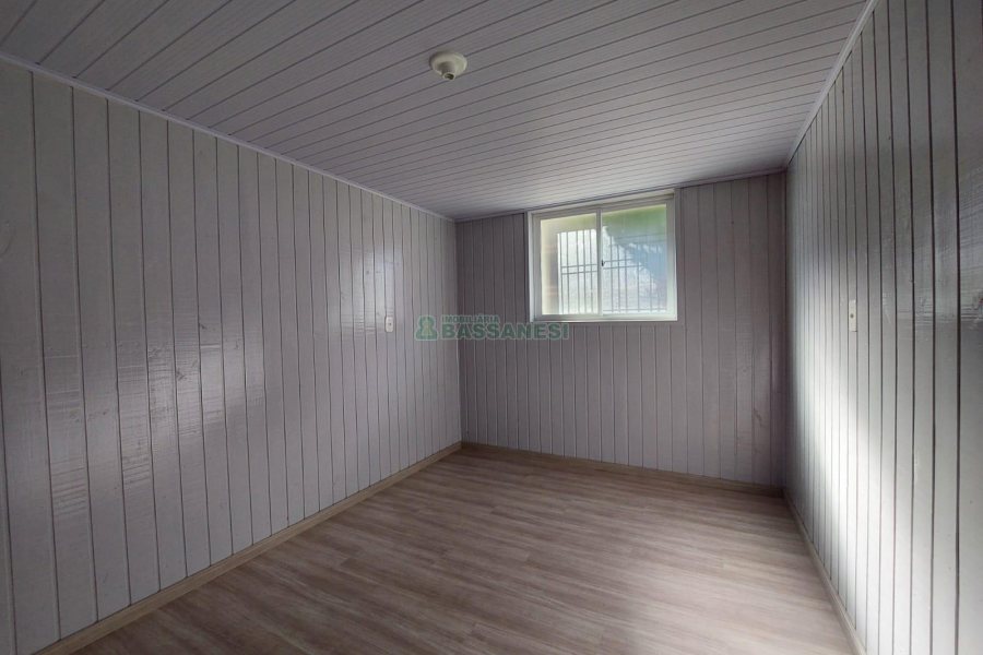 Casa com 50m², 2 dormitórios, no bairro Panazzolo em Caxias do Sul para Alugar