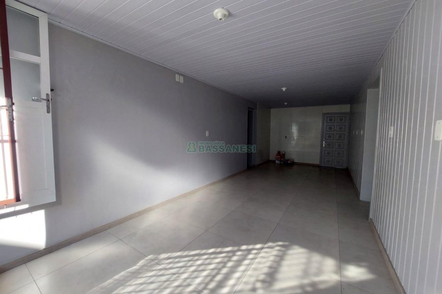 Casa com 50m², 2 dormitórios, no bairro Panazzolo em Caxias do Sul para Alugar