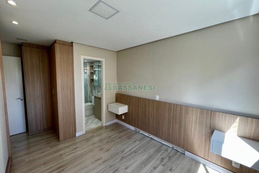 Apto Mobiliado com 72m², 2 dormitórios, 2 vagas, no bairro Universitário em Caxias do Sul para Alugar