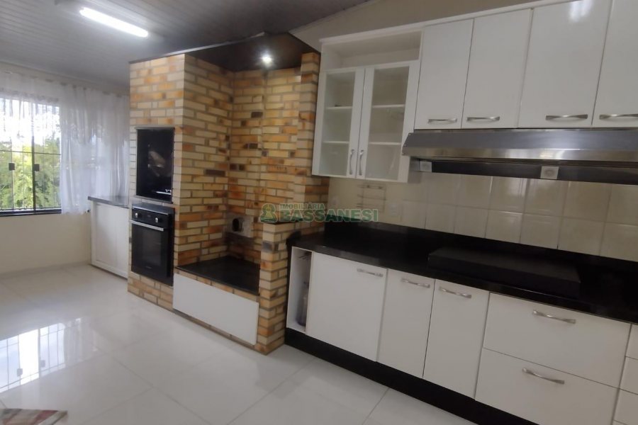 Casa com 268m², 3 dormitórios, 2 vagas, no bairro Esplanada em Caxias do Sul para Comprar