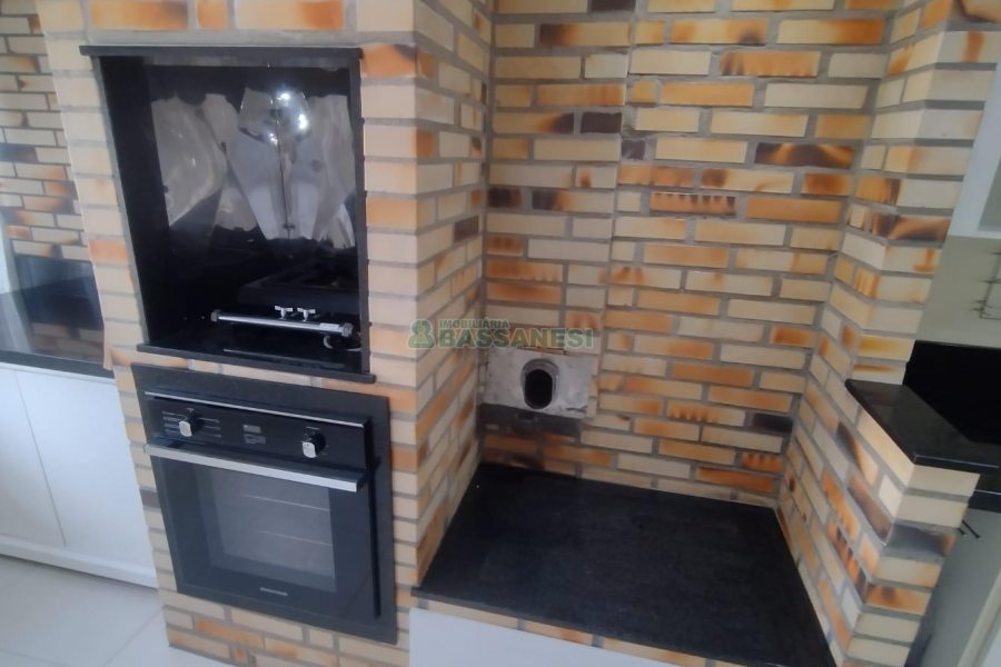 Casa com 268m², 3 dormitórios, 2 vagas, no bairro Esplanada em Caxias do Sul para Comprar