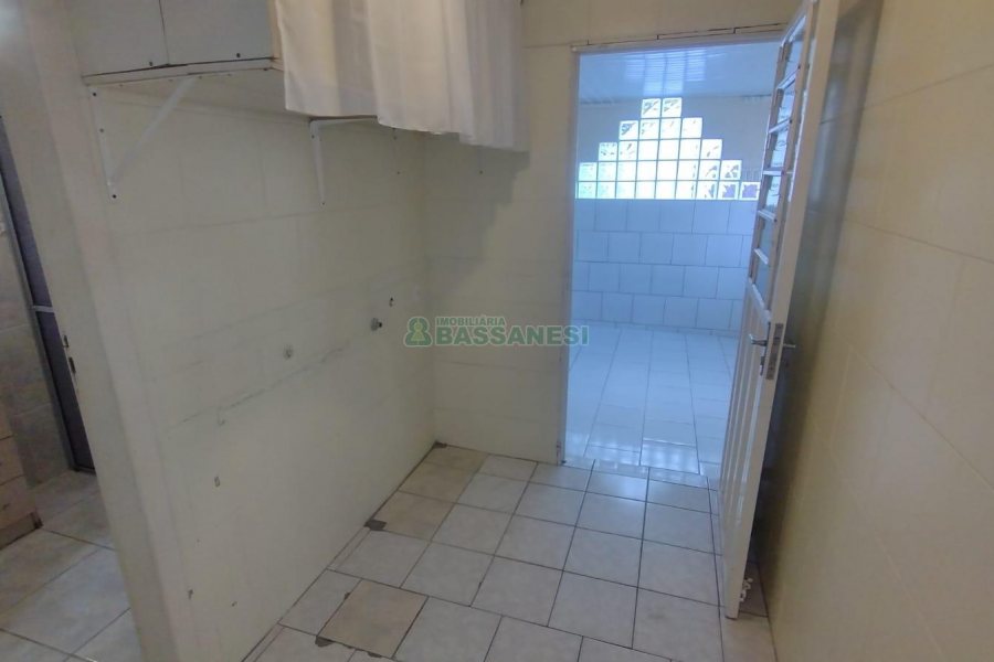 Casa com 268m², 3 dormitórios, 2 vagas, no bairro Esplanada em Caxias do Sul para Comprar