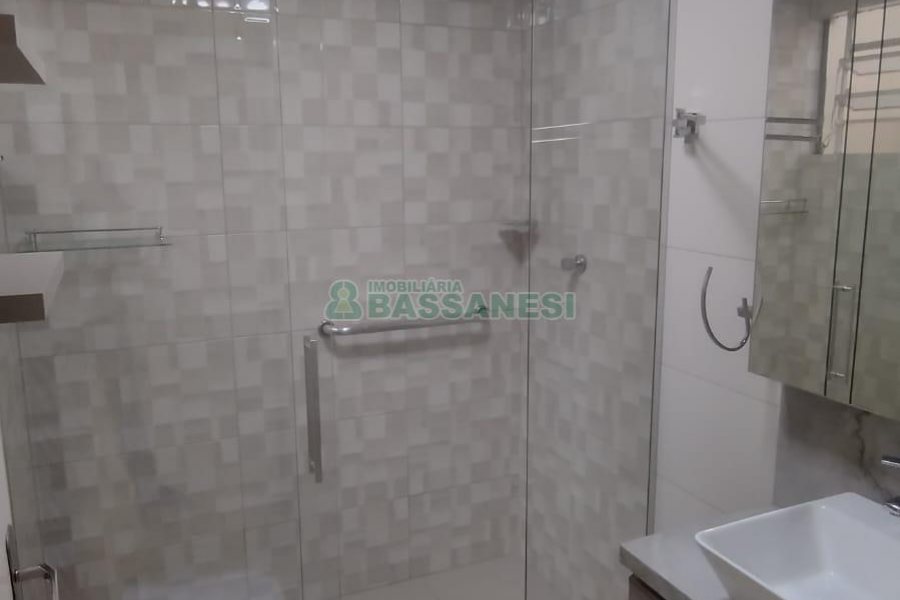 Casa com 268m², 3 dormitórios, 2 vagas, no bairro Esplanada em Caxias do Sul para Comprar