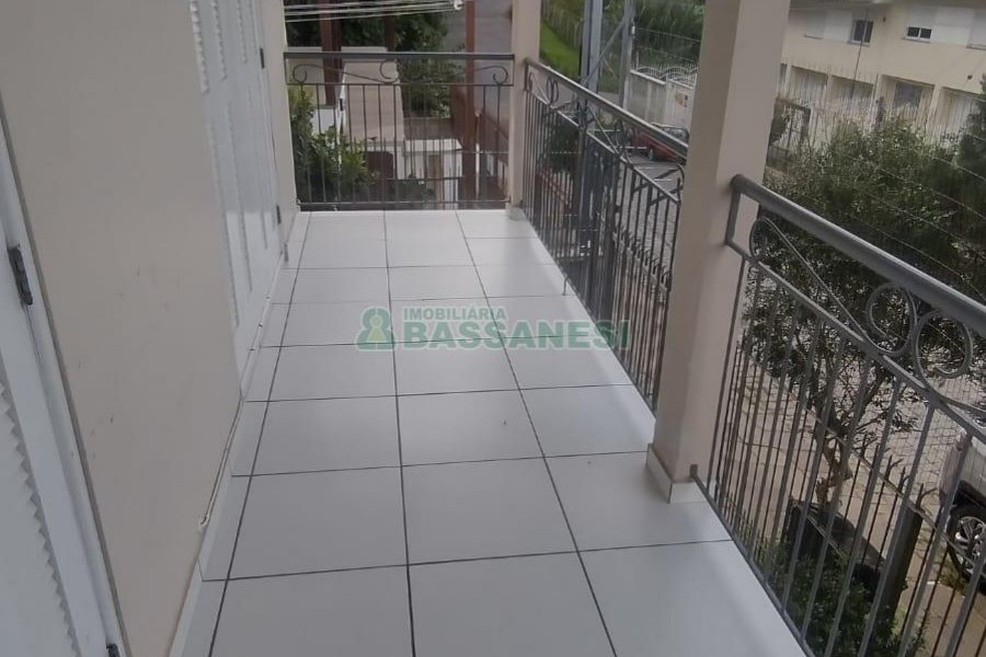Casa com 268m², 3 dormitórios, 2 vagas, no bairro Esplanada em Caxias do Sul para Comprar