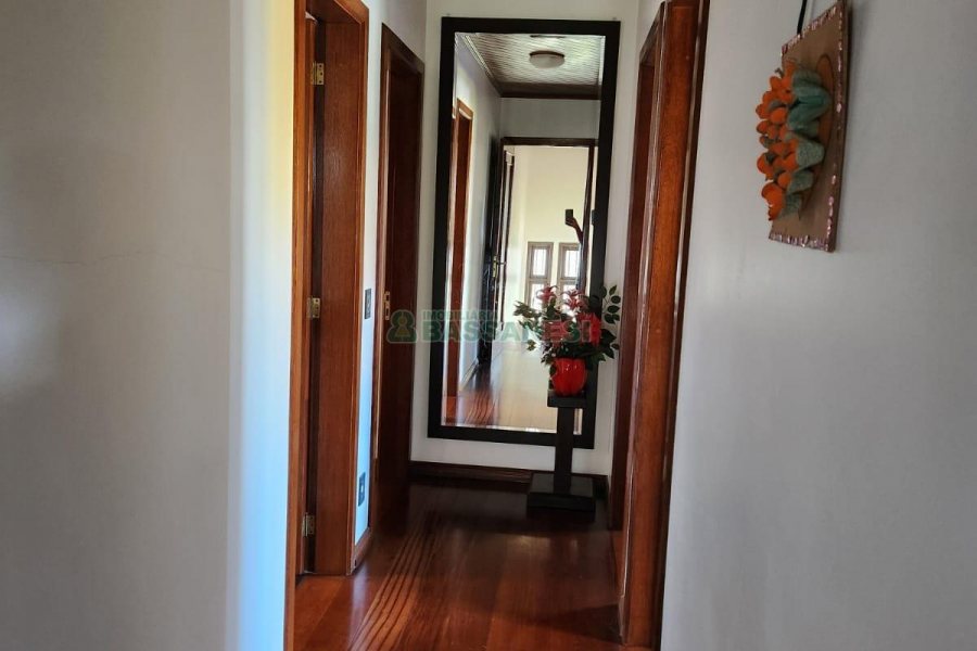 Casa com 264m², 3 dormitórios, 4 vagas, no bairro Bela Vista em Caxias do Sul para Comprar