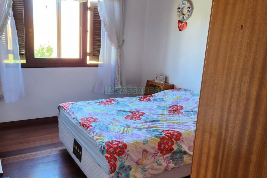 Casa com 264m², 3 dormitórios, 4 vagas, no bairro Bela Vista em Caxias do Sul para Comprar