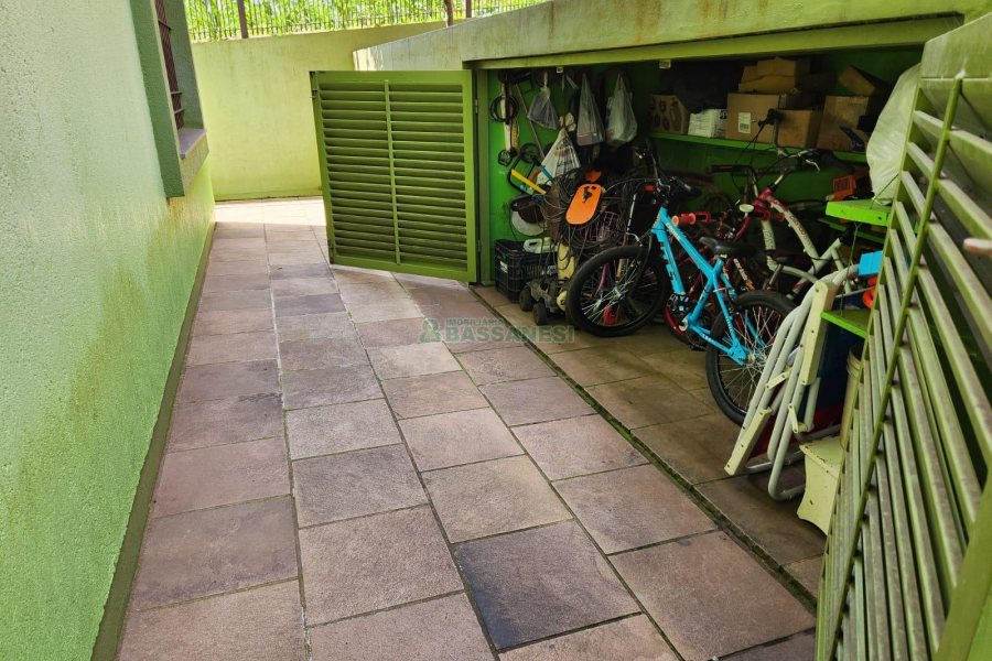 Casa com 264m², 3 dormitórios, 4 vagas, no bairro Bela Vista em Caxias do Sul para Comprar