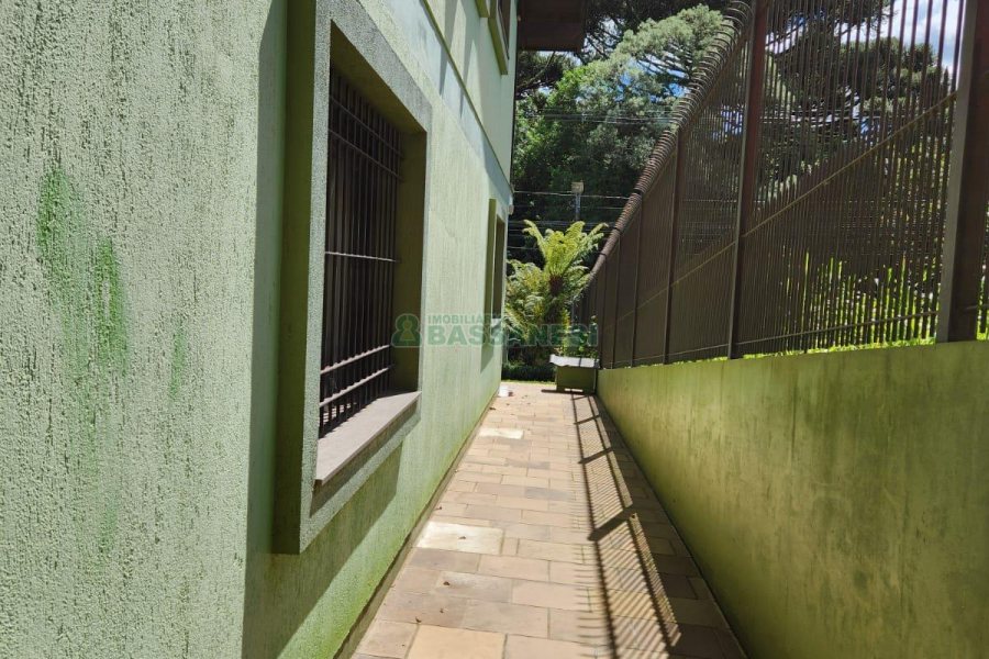 Casa com 264m², 3 dormitórios, 4 vagas, no bairro Bela Vista em Caxias do Sul para Comprar