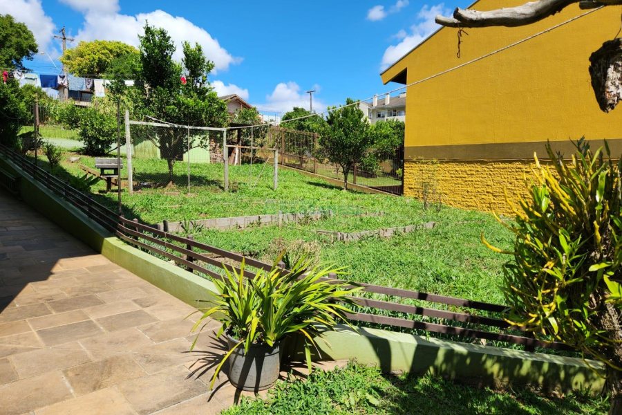 Casa com 264m², 3 dormitórios, 4 vagas, no bairro Bela Vista em Caxias do Sul para Comprar