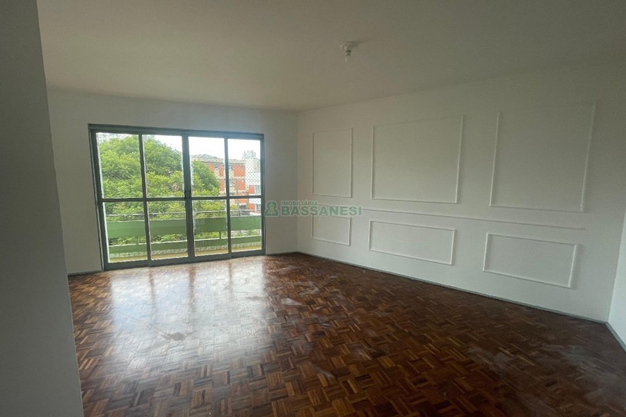 Apartamento com 90m², 3 dormitórios, 1 vaga, no bairro Pio X em Caxias do Sul para Alugar