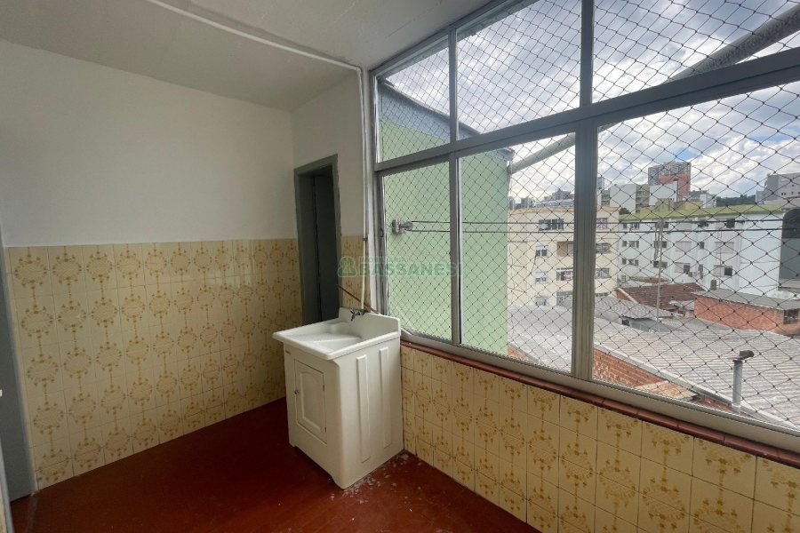 Apartamento com 90m², 3 dormitórios, 1 vaga, no bairro Pio X em Caxias do Sul para Alugar