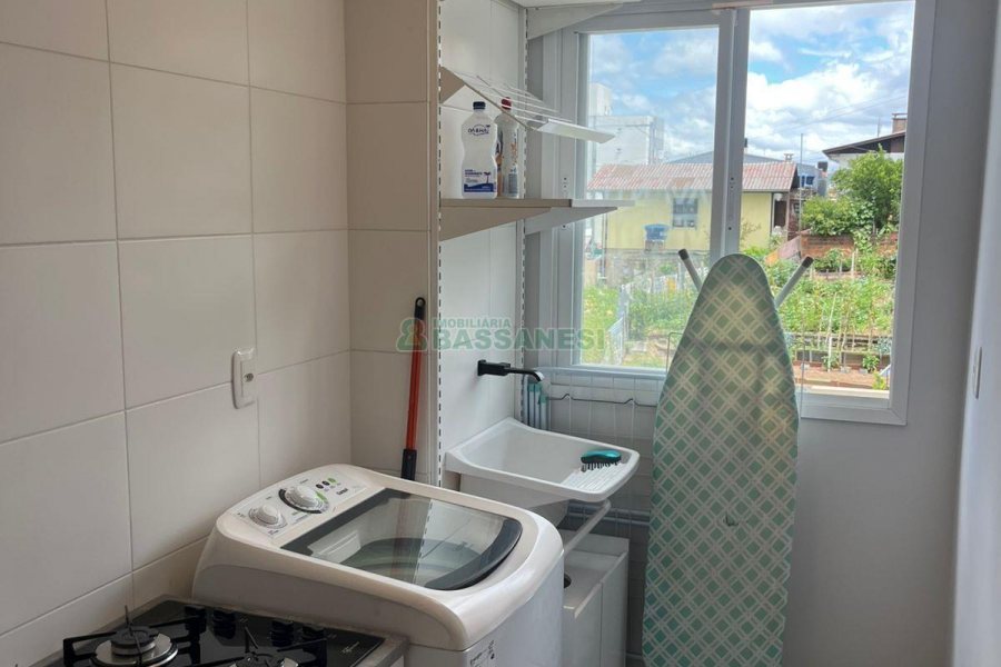 Apartamento com 55m², 2 dormitórios, 1 vaga, no bairro Panazzolo em Caxias do Sul para Comprar