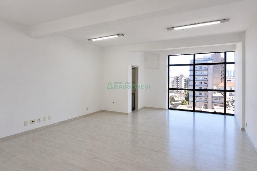 Sala com 40m², no bairro Centro em Caxias do Sul para Alugar