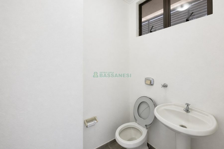 Sala com 40m², no bairro Centro em Caxias do Sul para Alugar